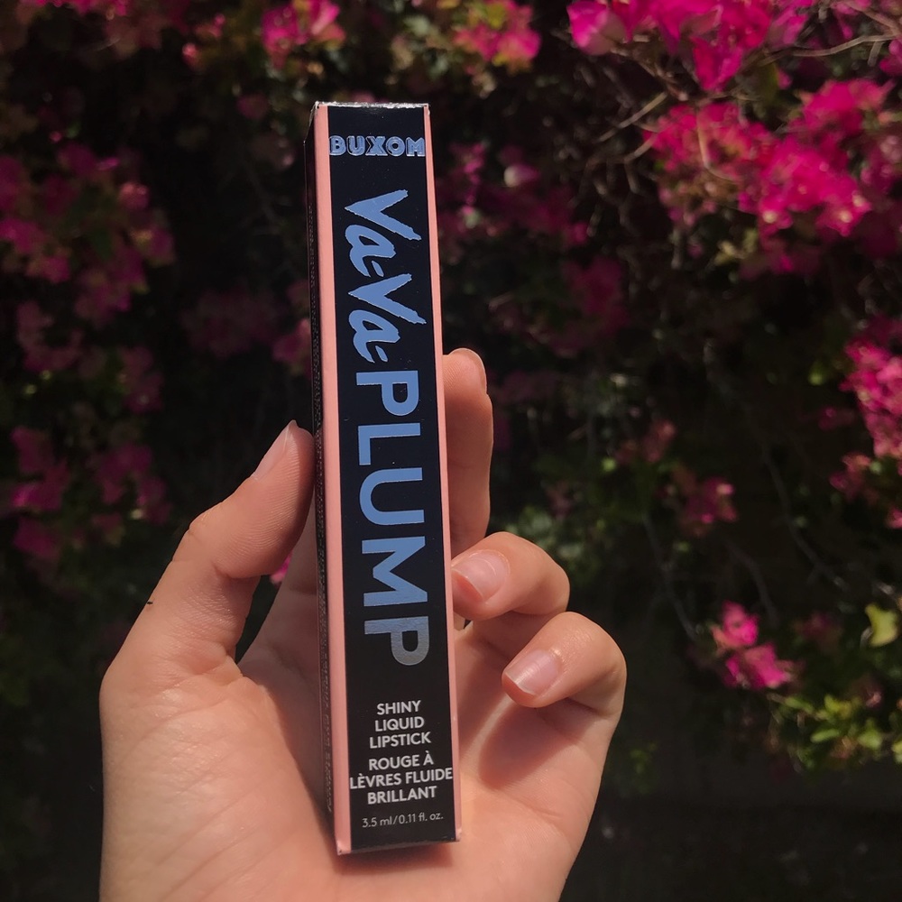 Buxom plumping lipgloss in Russian to you